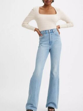Levi's 70s Flare High Waisted Light Wash Denim Jeans Size 28W Fits Medium  Large